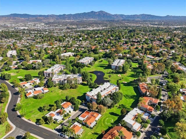 5512 W Paseo Del Lago, Laguna Woods CA: https://media.crmls.org/medias/f30f0337-1c5a-4610-96c1-84e8564324bc.jpg