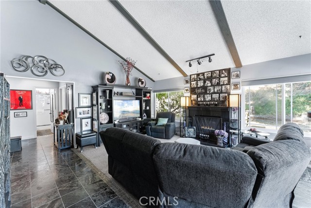 24102 Castilla Lane, Mission Viejo CA: https://media.crmls.org/medias/f30fdae4-f324-4791-b057-99a4edb7fa48.jpg