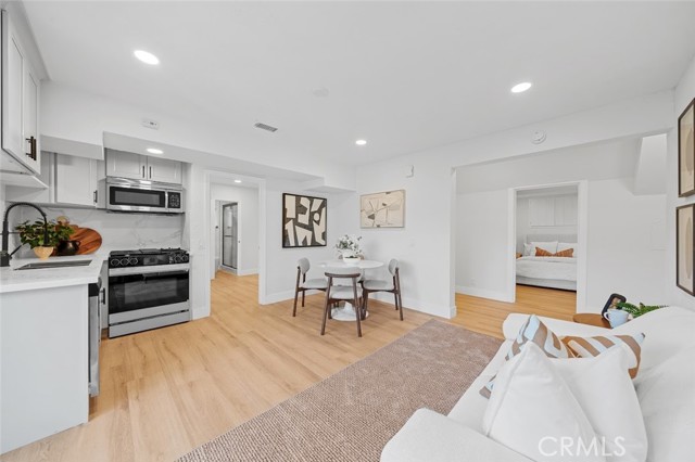 Detail Gallery Image 23 of 31 For 2838 Lambert, Los Angeles,  CA 90068 - 7 Beds | 7 Baths