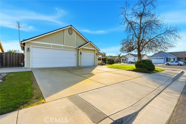 Detail Gallery Image 3 of 57 For 1095 W Saffron, Hanford,  CA 93230 - 4 Beds | 2 Baths