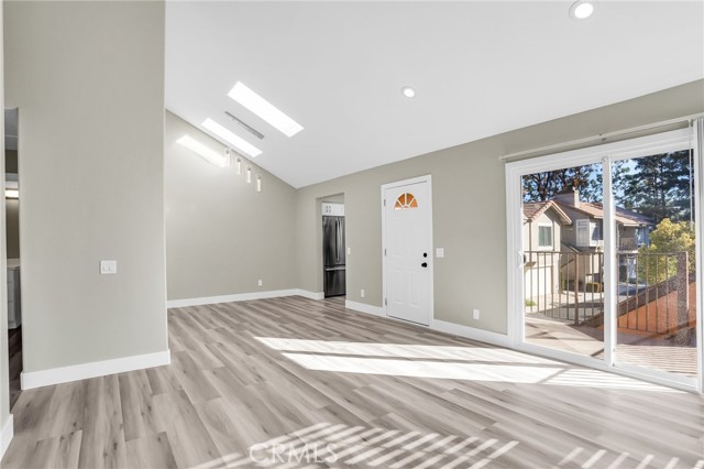 Detail Gallery Image 10 of 36 For 8039 E Snapdragon Ln, Anaheim,  CA 92808 - 2 Beds | 2 Baths