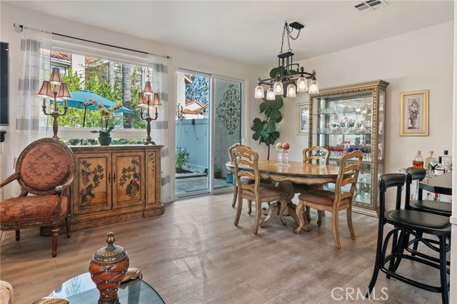 Detail Gallery Image 5 of 43 For 4827 Matteo, Oak Park,  CA 91377 - 3 Beds | 3 Baths