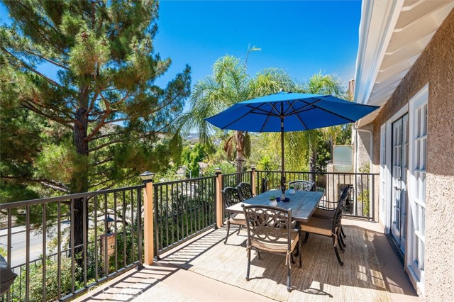 Detail Gallery Image 19 of 59 For 23456 Thornewood Dr, Newhall,  CA 91321 - 6 Beds | 4 Baths