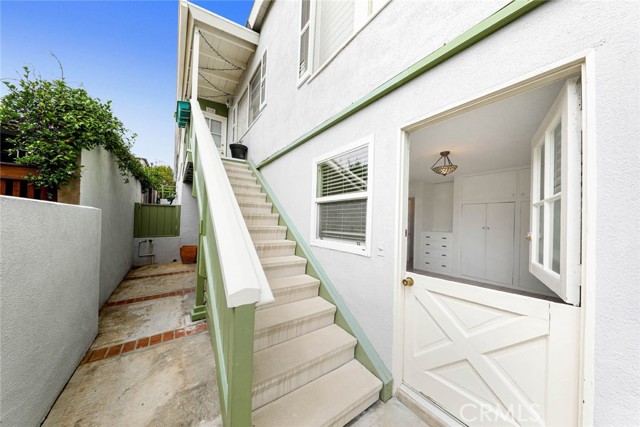 Detail Gallery Image 5 of 18 For 296 1/2 La Brea St, Laguna Beach,  CA 92651 - 1 Beds | 1 Baths