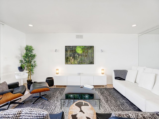 Detail Gallery Image 4 of 23 For 1585 S Coast #23,  Laguna Beach,  CA 92651 - 3 Beds | 2 Baths