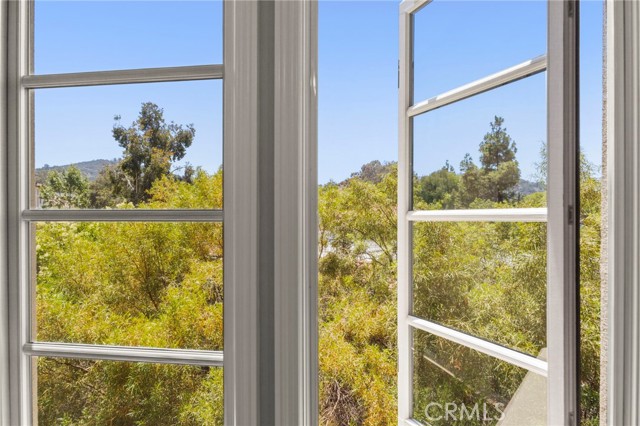 Detail Gallery Image 28 of 52 For 23500 Park Sorrento #H32,  Calabasas,  CA 91302 - 2 Beds | 2/1 Baths