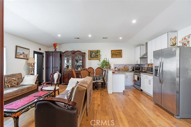 Detail Gallery Image 42 of 54 For 6015 Laurelgrove, North Hollywood,  CA 91606 - 5 Beds | 5 Baths