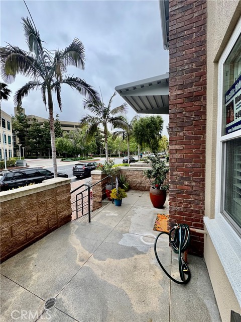 3 Vantis Drive, Aliso Viejo CA: https://media.crmls.org/medias/f31454d9-5365-4c06-a874-79776e3d770b.jpg