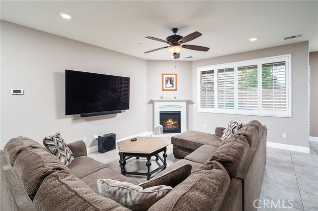Detail Gallery Image 8 of 53 For 7882 Shoreham St, Corona,  CA 92880 - 4 Beds | 3 Baths