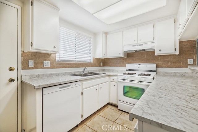 Image 4 of 26 For 34414 Laura Way