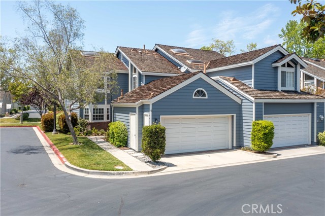 481 Kakkis Drive, Long Beach CA: https://media.crmls.org/medias/f31564ec-b4ba-4c74-8510-67eaa5db98c8.jpg