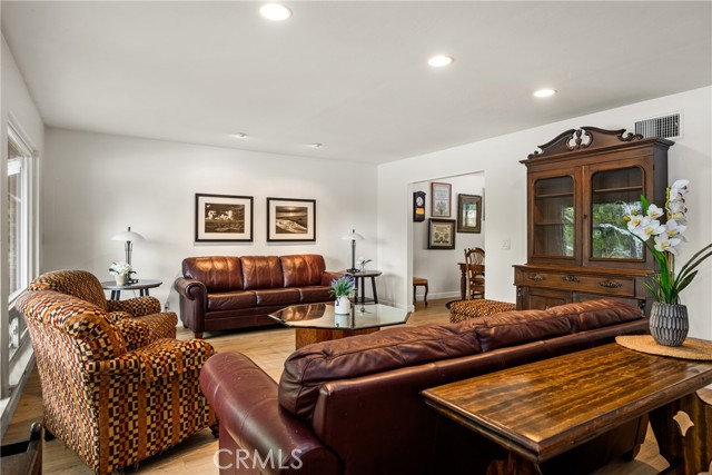 Detail Gallery Image 3 of 28 For 500 Brower Ave, Placentia,  CA 92870 - 3 Beds | 2/1 Baths