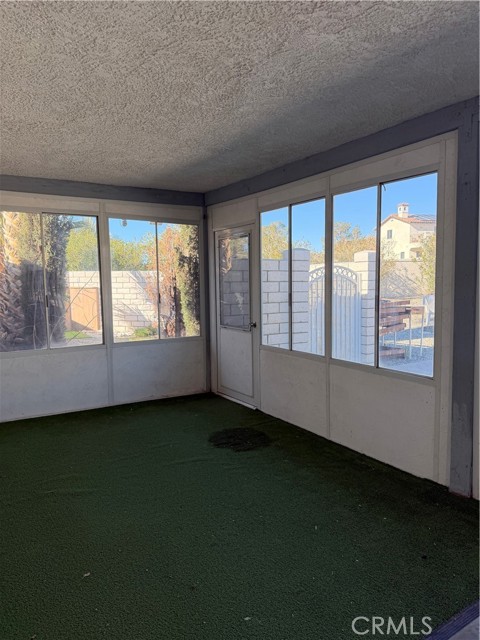 Detail Gallery Image 9 of 10 For 17712 Siskiyou Rd, Apple Valley,  CA 92307 - 4 Beds | 2 Baths