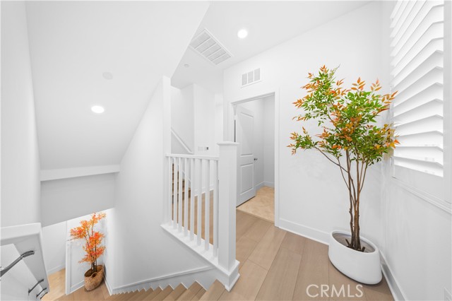 Detail Gallery Image 25 of 39 For 410 Lobata, Irvine,  CA 92618 - 4 Beds | 3/1 Baths