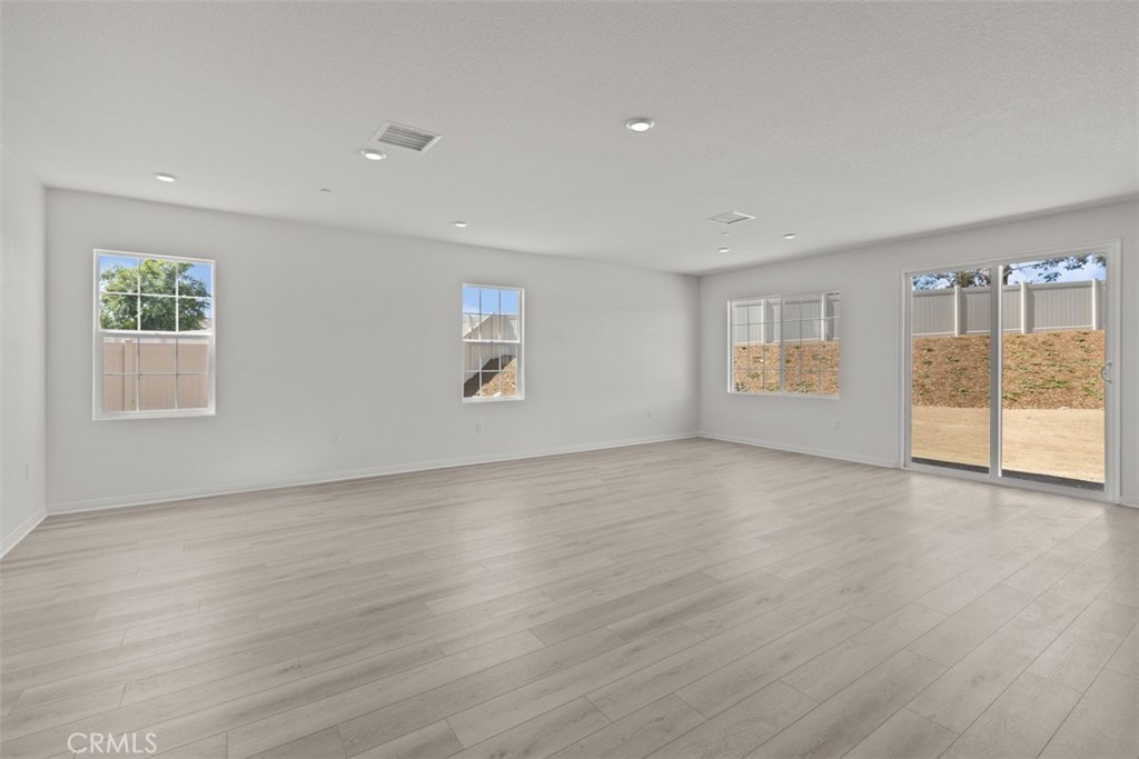 MLS #IV25231910 image #9