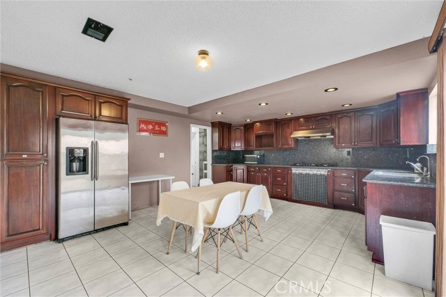 3855 Gilman Rd, El Monte CA: https://media.crmls.org/medias/f3170964-3eba-4eca-84ec-72476dd0d8af.jpg