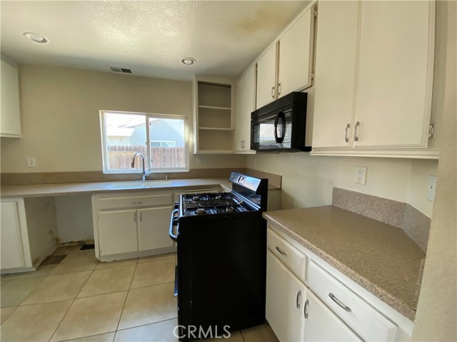 Detail Gallery Image 2 of 30 For 26274 Pacoima Ct, Menifee,  CA 92586 - 3 Beds | 2 Baths