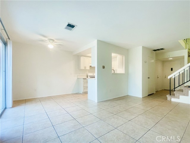 17081 Green Lane, Huntington Beach CA: https://media.crmls.org/medias/f3183511-0ec0-41d3-9022-0e040bf5efb5.jpg