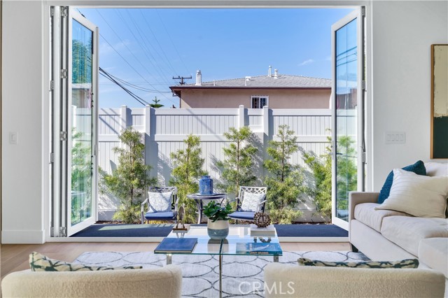 3202 Green Lane, Redondo Beach CA: https://media.crmls.org/medias/f3187ce3-9b84-4e73-a904-49afed268ef2.jpg