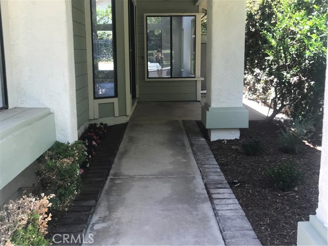 Detail Gallery Image 3 of 64 For 27 Alameda, Irvine,  CA 92620 - 4 Beds | 3/1 Baths