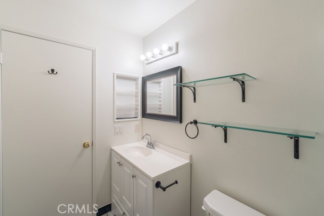 Detail Gallery Image 12 of 27 For 4591 Orange #302,  Long Beach,  CA 90807 - 2 Beds | 2 Baths