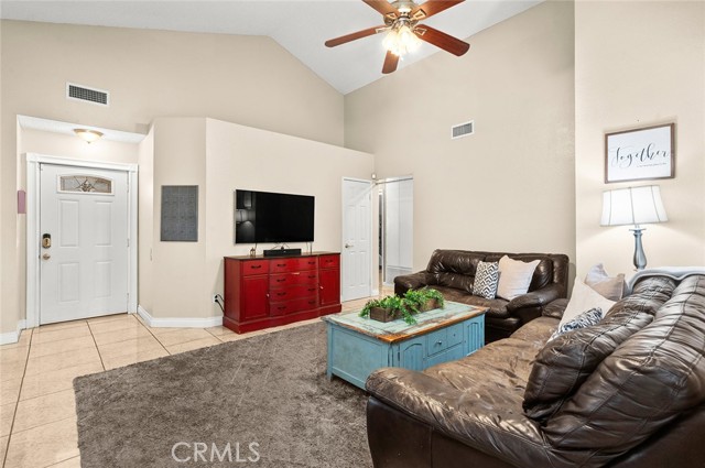 Detail Gallery Image 12 of 36 For 16151 Nippet Lane, Moreno Valley,  CA 92551 - 3 Beds | 2 Baths