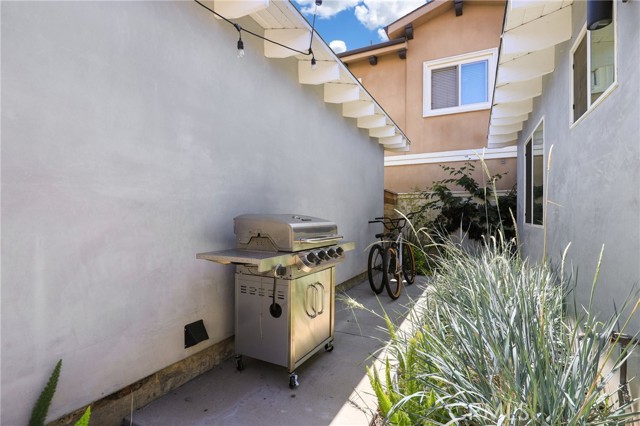 2704 Gates Avenue, Redondo Beach, California 90278, ,Residential Income,Sold,Gates,SB22164603
