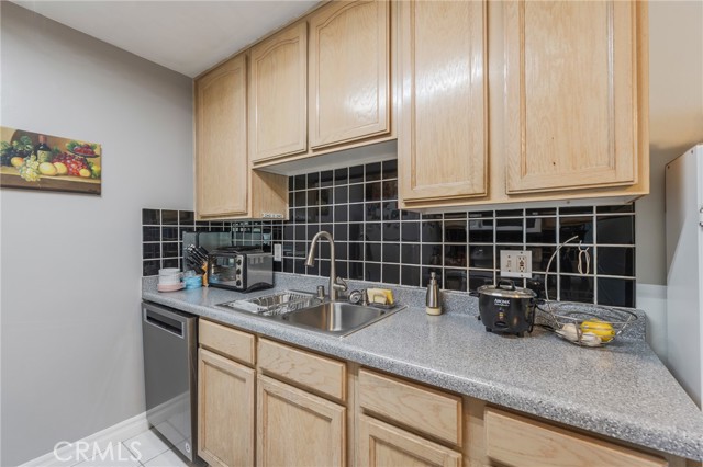 Detail Gallery Image 5 of 28 For 8710 Belford Avenue #106B,  Los Angeles,  CA 90045 - 1 Beds | 1 Baths