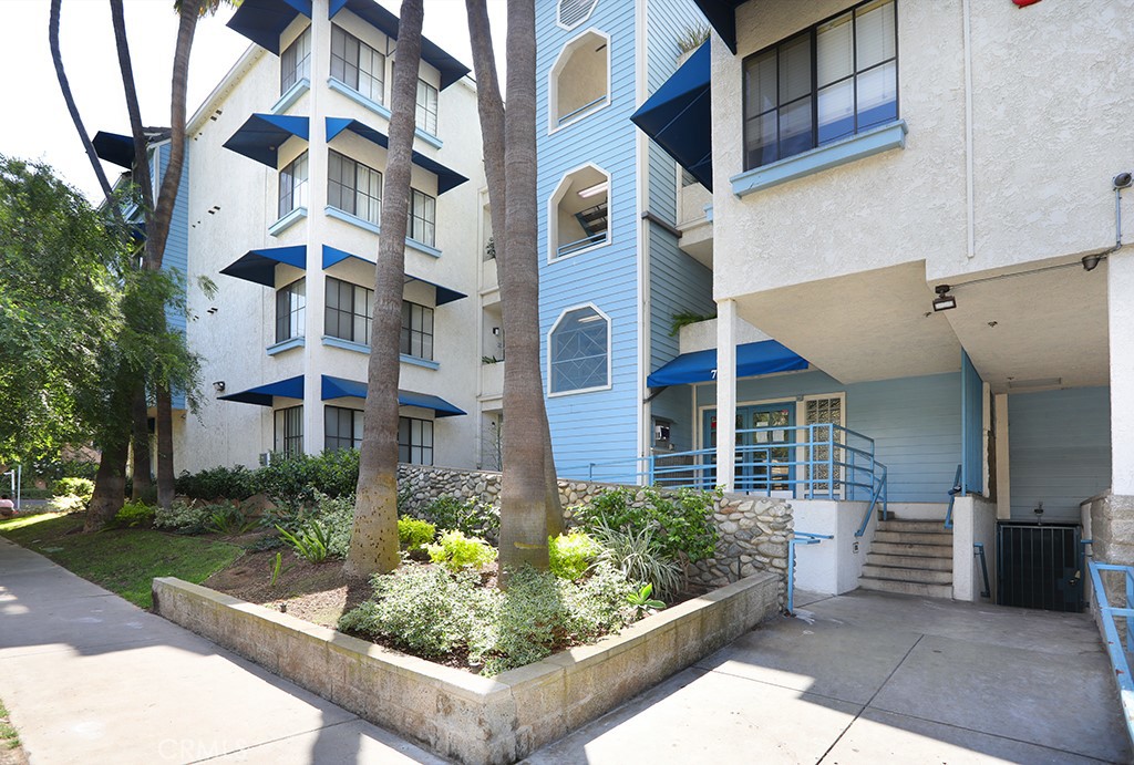 720 W 4th Street 118