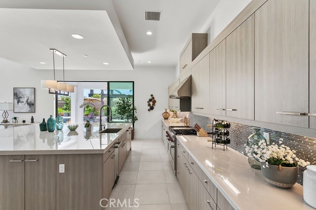 20042 W Mersey Lane, Porter Ranch CA: https://media.crmls.org/medias/f31b0df0-cc98-4d18-a28a-a04a7c5a1eaf.jpg