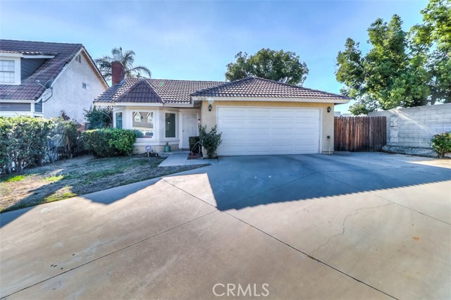 11304 Springoak Ln, Fontana, CA 92337