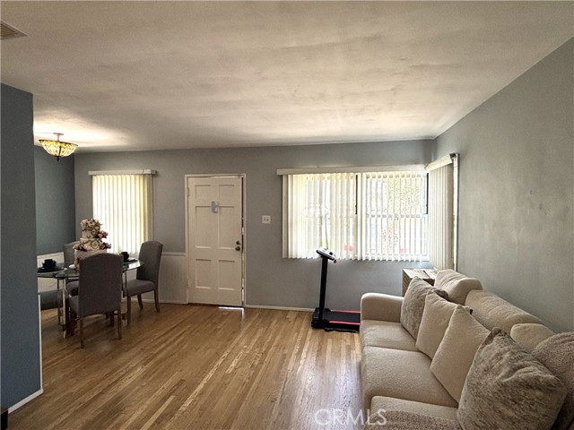 Detail Gallery Image 2 of 29 For 2032 Royal Oaks Dr, Duarte,  CA 91010 - 3 Beds | 2 Baths