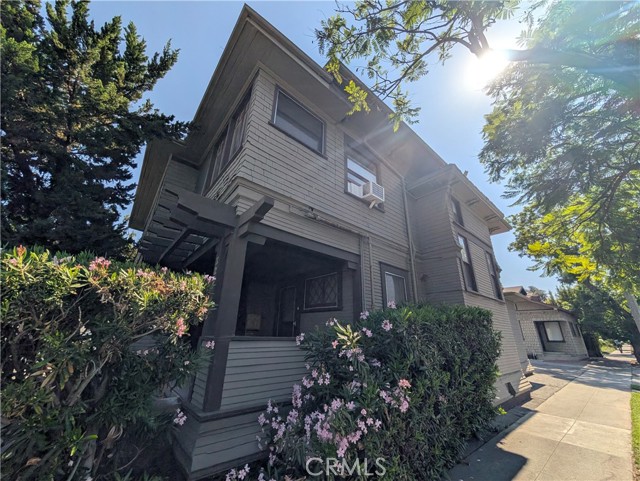 Detail Gallery Image 8 of 61 For 325 S Los Robles Ave, Pasadena,  CA 91101 - – Beds | – Baths