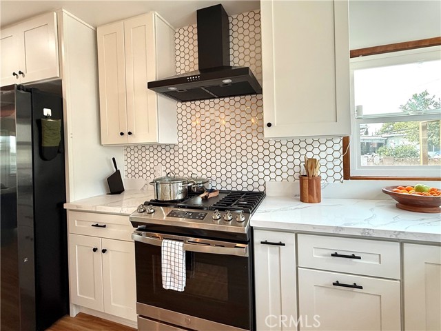 Detail Gallery Image 2 of 25 For 115 W Valencia Ave #B,  Anaheim,  CA 92805 - 2 Beds | 1 Baths