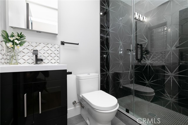 4651 Los Patos Avenue, Huntington Beach CA: https://media.crmls.org/medias/f31b4e1b-71f8-47ec-be62-273b50bf54de.jpg
