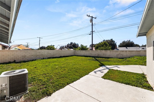 Detail Gallery Image 5 of 38 For 1469 W Marshall Bld, San Bernardino,  CA 92405 - 4 Beds | 2 Baths