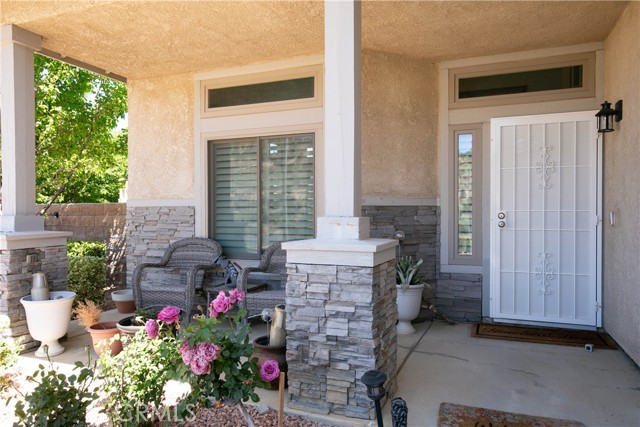 1805 Date Palm Drive, Palmdale CA: https://media.crmls.org/medias/f31cd6e6-3d9a-4e4e-a7d7-4b8f217293e9.jpg