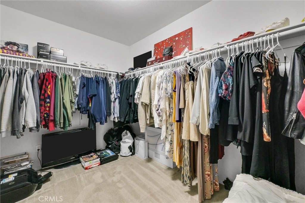 https://media.crmls.org/medias/f31d8938-7914-486b-8939-486045877a95.jpg?preset=X-Large