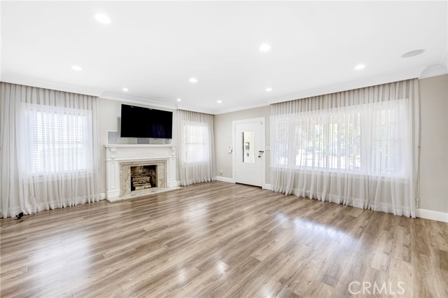 1281 E Orange Grove Boulevard, Pasadena CA: https://media.crmls.org/medias/f31dcb66-d27b-450c-93d5-cd40206f0b1d.jpg