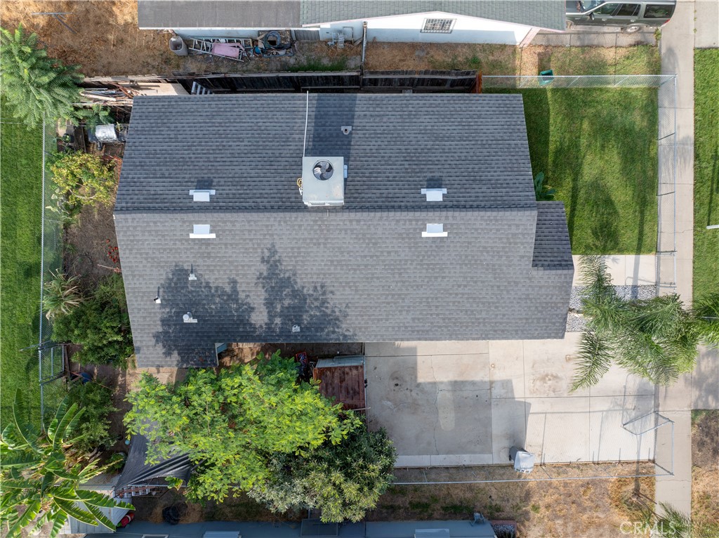 https://media.crmls.org/medias/f31e19e6-9a10-4a32-9005-e05da33b08da.jpg?preset=X-Large
