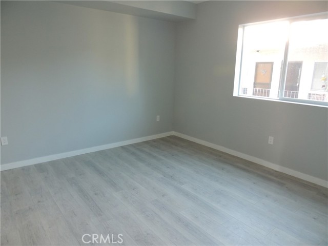 Detail Gallery Image 8 of 16 For 22735 Del Valle St #4,  Woodland Hills,  CA 91364 - 2 Beds | 1 Baths