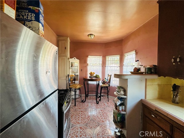 Detail Gallery Image 12 of 56 For 606 W 57th St, Los Angeles,  CA 90037 - 4 Beds | 2 Baths