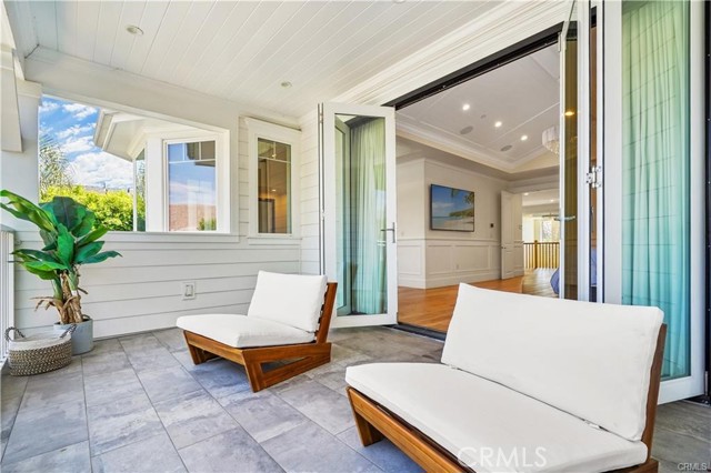 Detail Gallery Image 35 of 52 For 12439 Kling St, Studio City,  CA 91604 - 5 Beds | 5/2 Baths