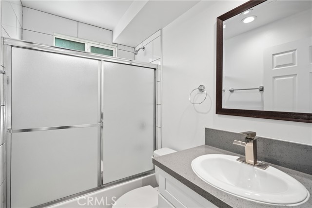 Detail Gallery Image 12 of 17 For 1822 S Orchard Ave #1822,  Los Angeles,  CA 90006 - 5 Beds | 5 Baths