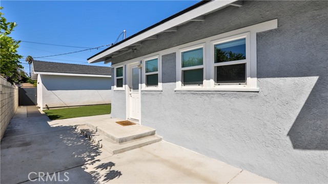 408 S Flower Street, Santa Ana CA: https://media.crmls.org/medias/f31f4901-12d5-415d-807b-baeefe171aa8.jpg