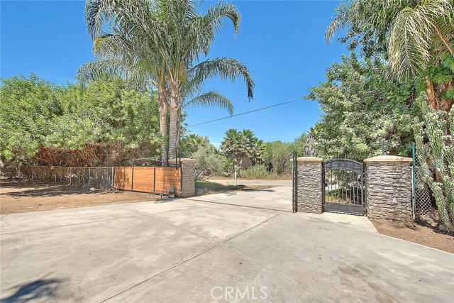 Detail Gallery Image 3 of 75 For 18385 Markham St, Riverside,  CA 92508 - 3 Beds | 2 Baths