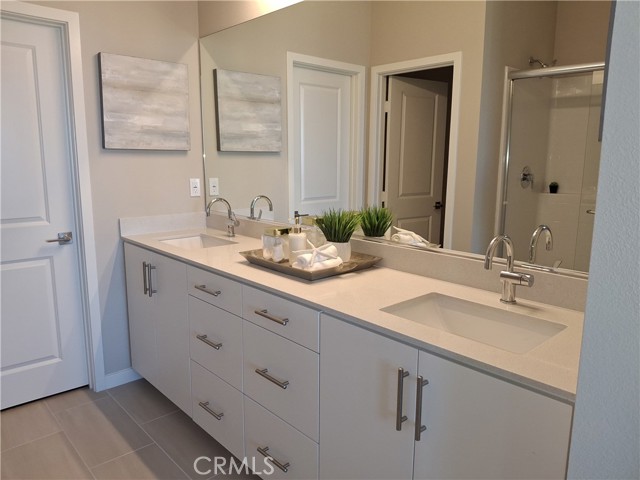 Detail Gallery Image 15 of 30 For 109 S Laxore St #303,  Anaheim,  CA 92804 - 4 Beds | 3/1 Baths