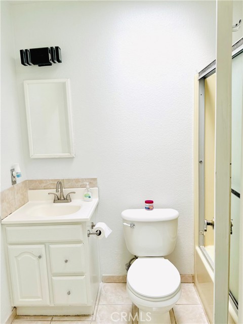 10907 BARTLETT, Adelanto CA: https://media.crmls.org/medias/f3228d8d-7f39-4f4a-83c0-3eff3919f795.jpg