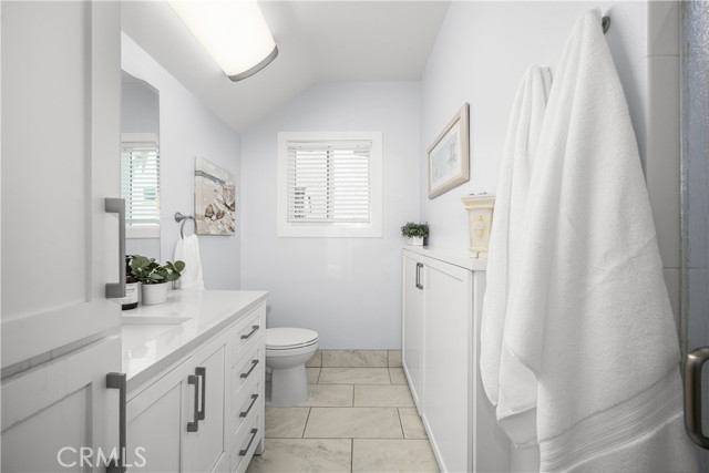 Detail Gallery Image 16 of 35 For 229 Covina, Long Beach,  CA 90803 - 3 Beds | 2 Baths