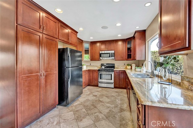 Detail Gallery Image 16 of 42 For 9641 Warburton Dr, Huntington Beach,  CA 92646 - 4 Beds | 2 Baths